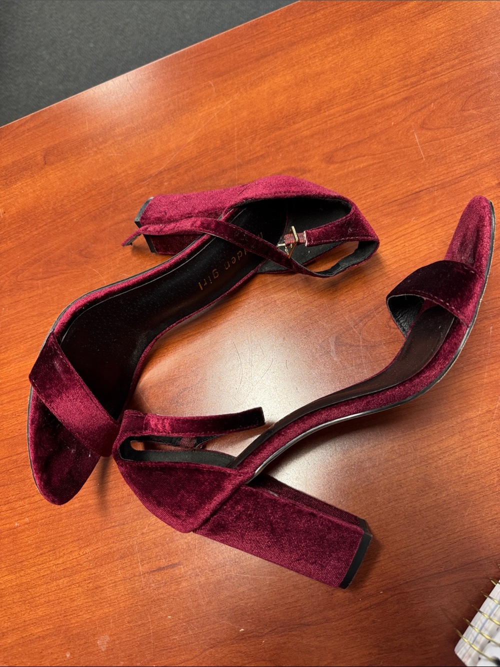 Madden girl velvet block heels size 8.5 // 092416